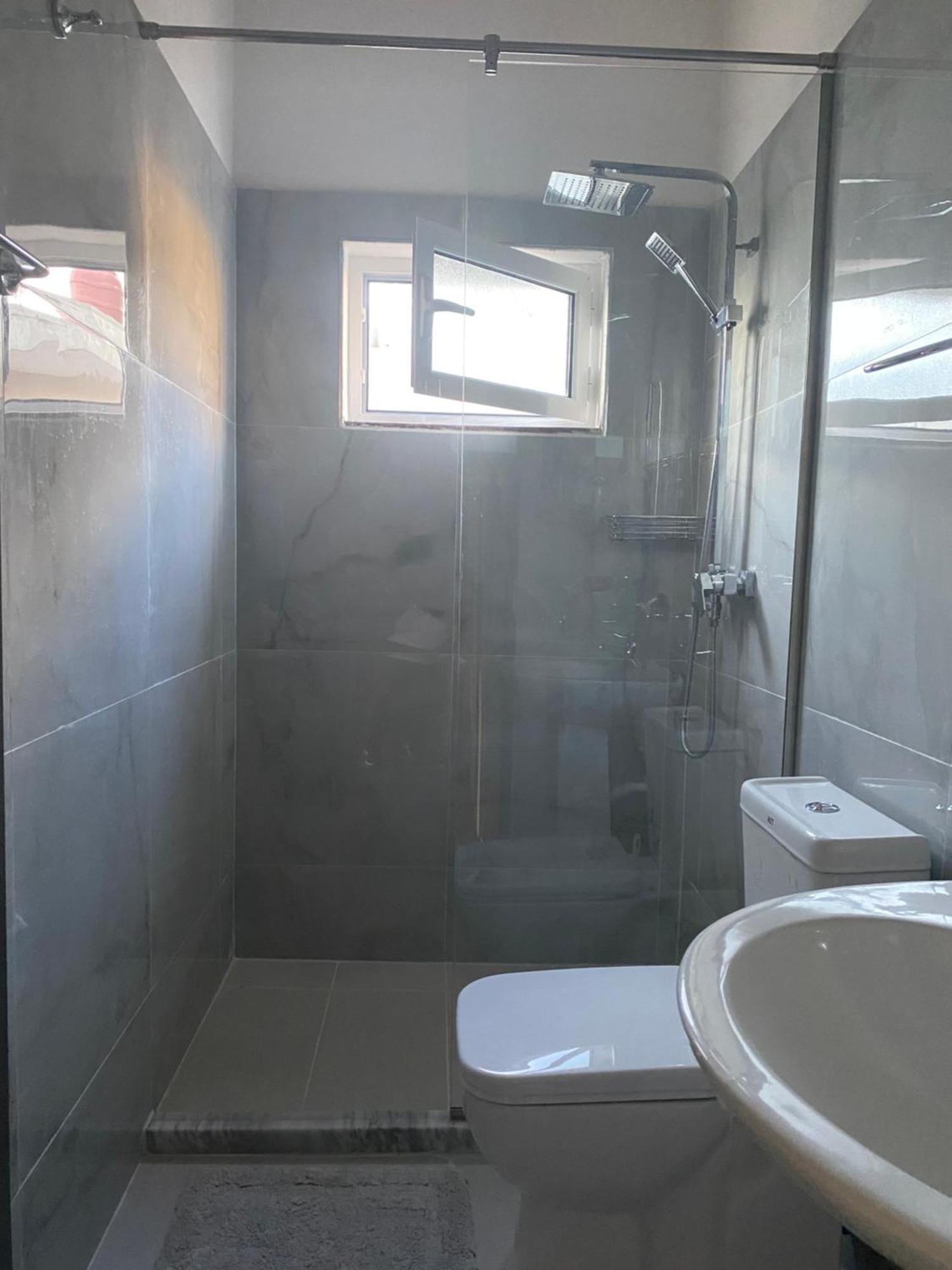 Vila M Vera Rooms With Kitchen And Apartments Durrës 外观 照片