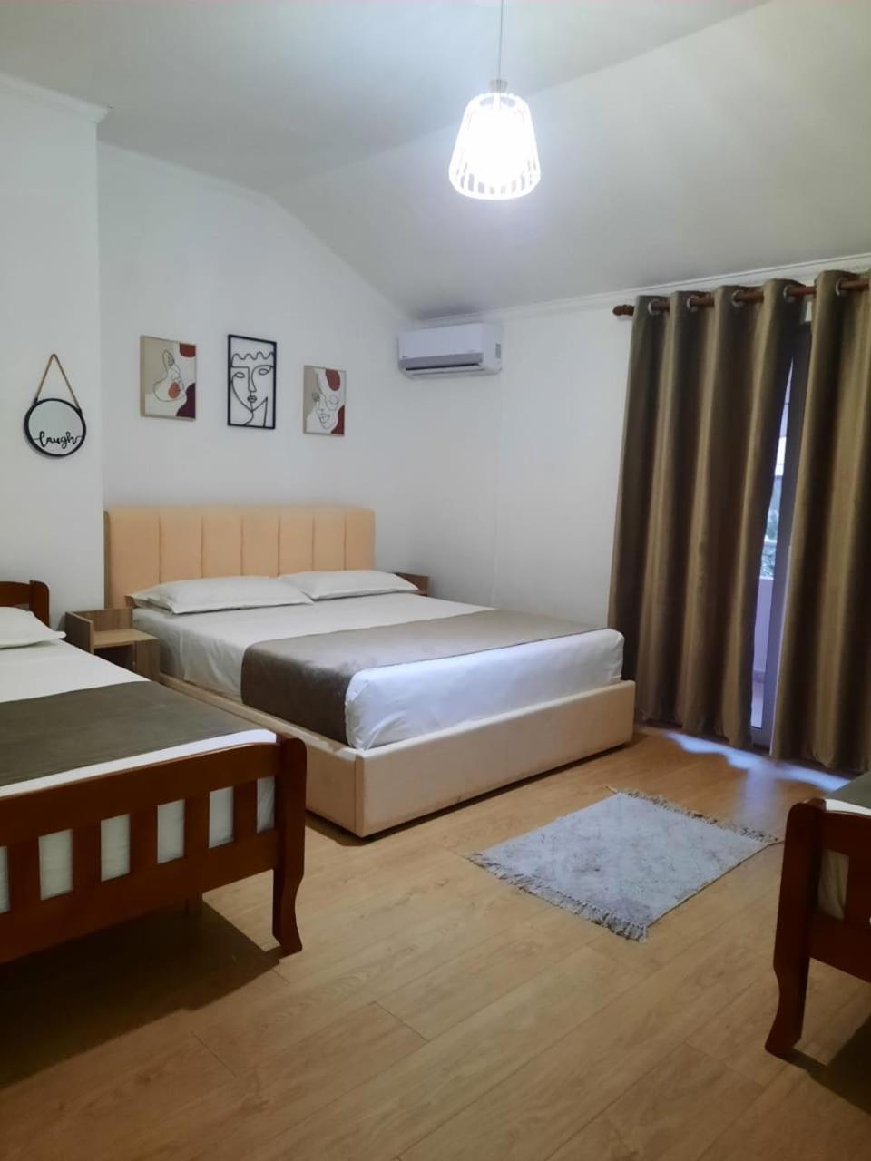 Vila M Vera Rooms With Kitchen And Apartments Durrës 外观 照片