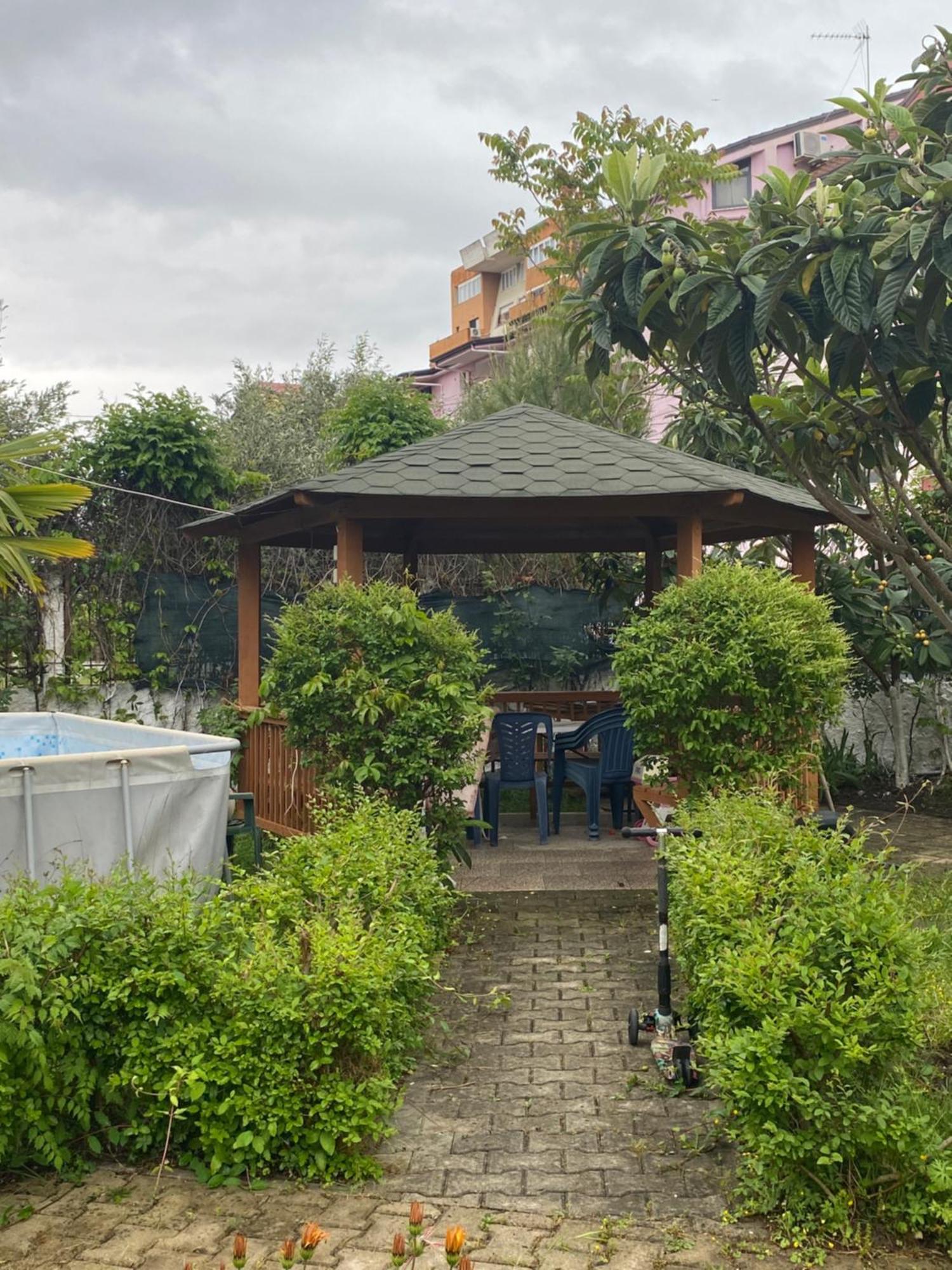Vila M Vera Rooms With Kitchen And Apartments Durrës 外观 照片