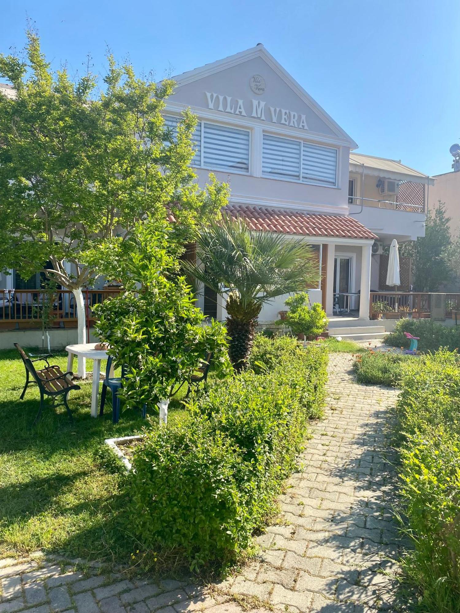 Vila M Vera Rooms With Kitchen And Apartments Durrës 外观 照片