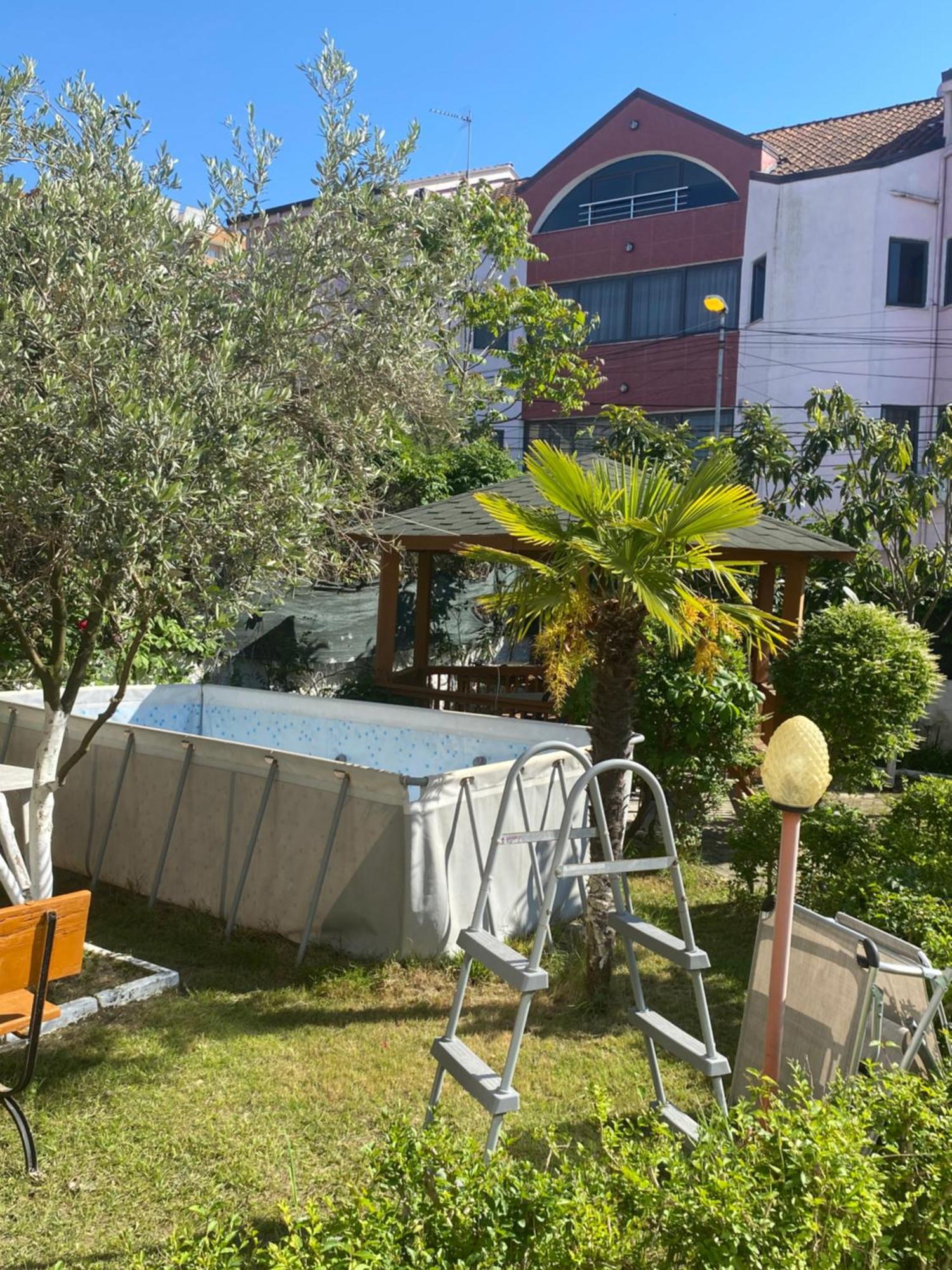 Vila M Vera Rooms With Kitchen And Apartments Durrës 外观 照片