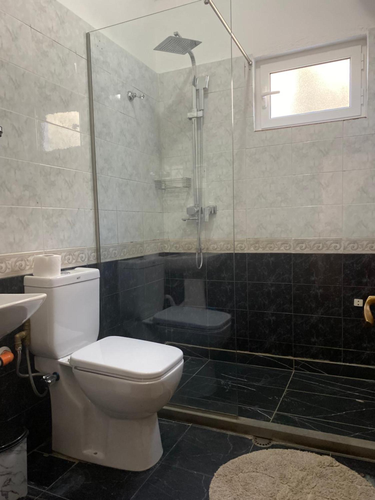Vila M Vera Rooms With Kitchen And Apartments Durrës 外观 照片