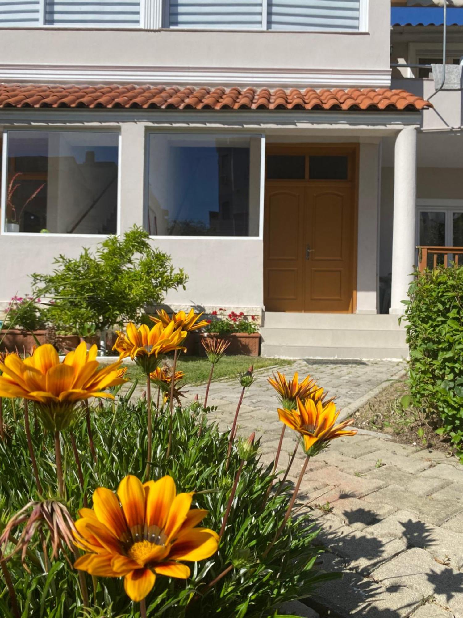 Vila M Vera Rooms With Kitchen And Apartments Durrës 外观 照片